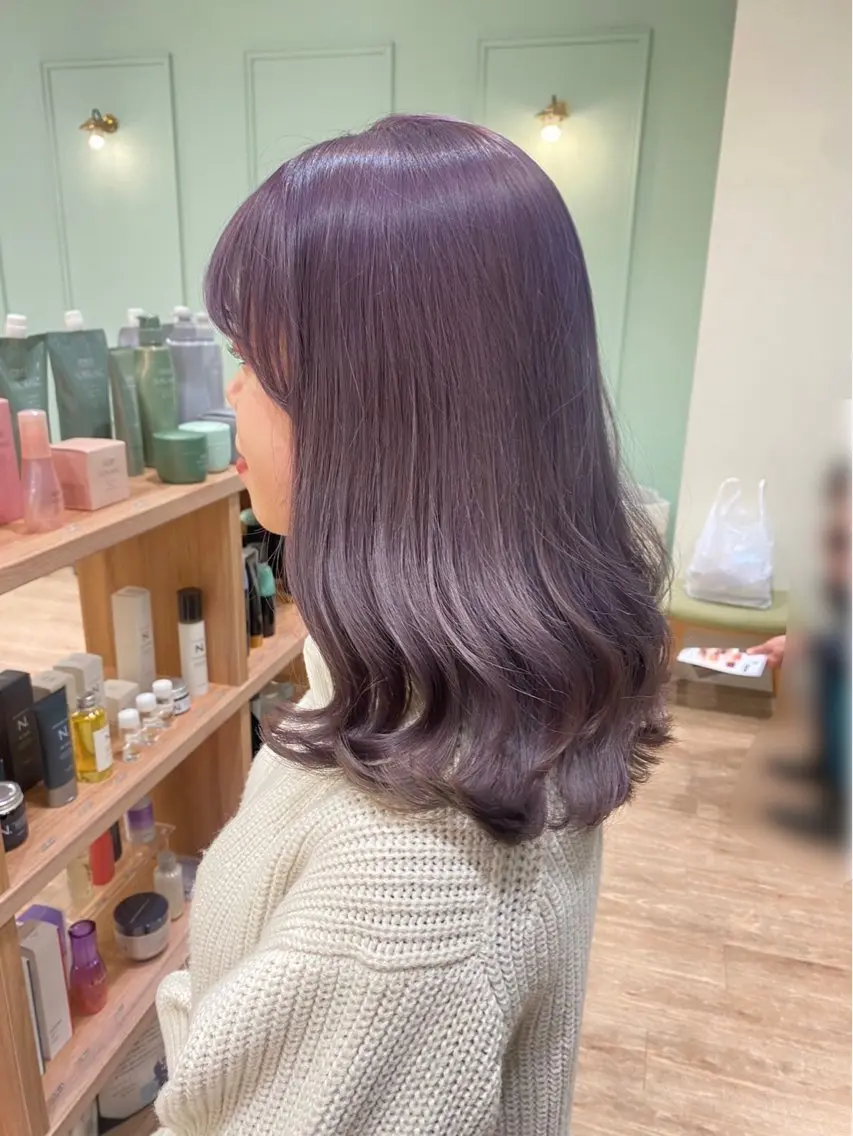ミディアム ラベンダーベージュ 金山 友香🕊のヘアスタイル