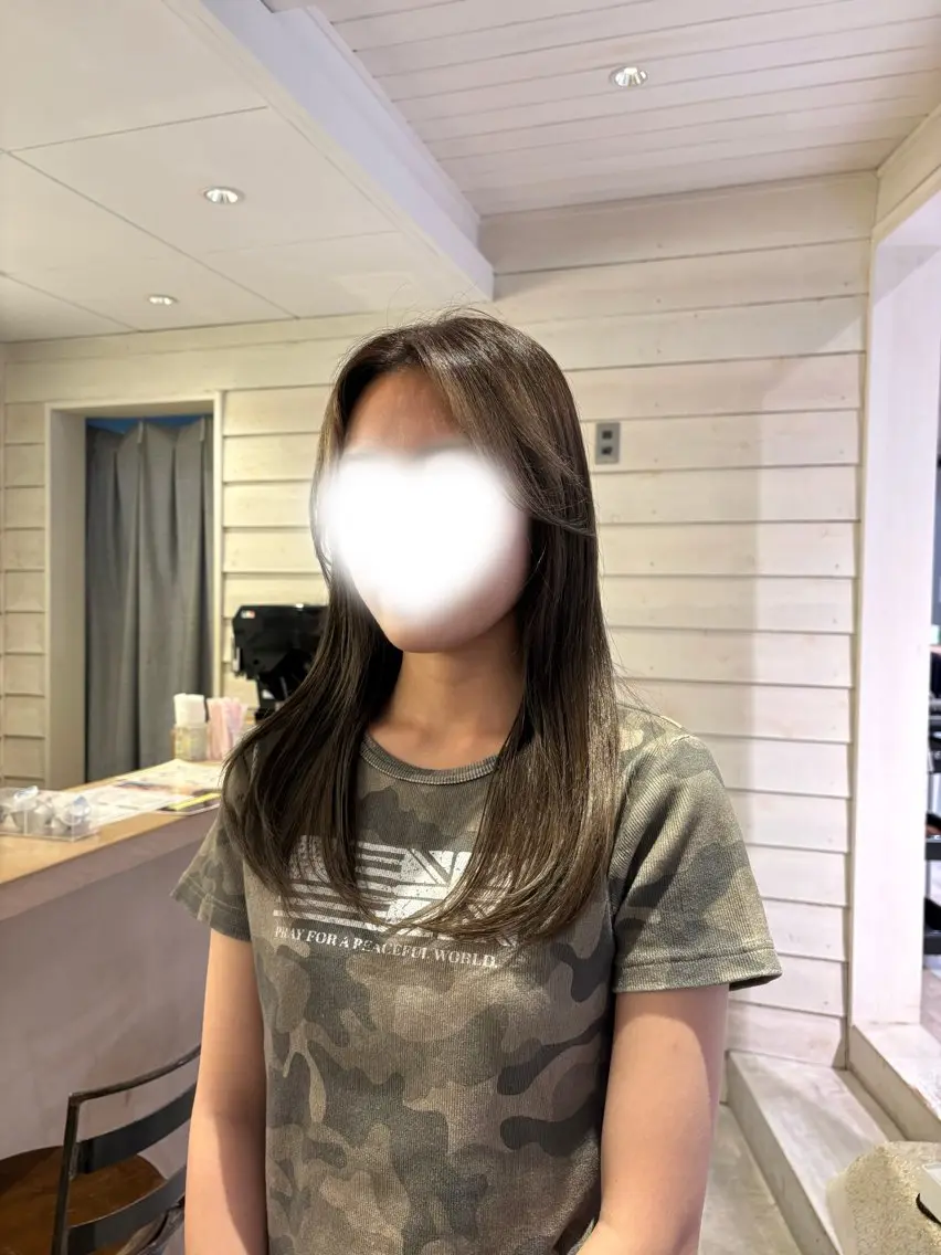 カラー 透明感カラー グレージュ 西 ひよのヘアスタイル