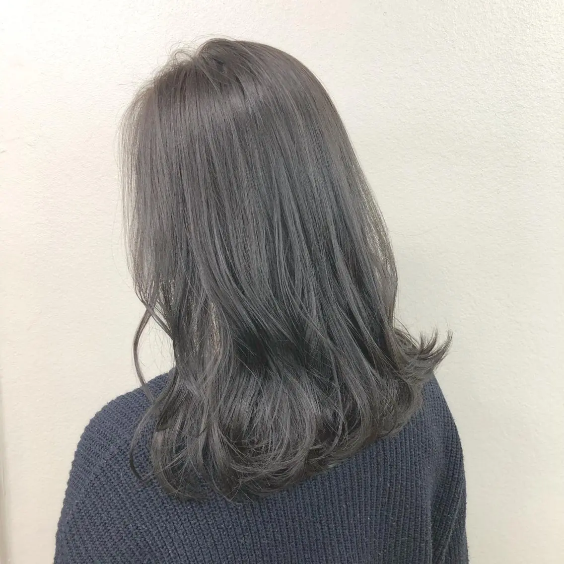 セミロング カラー 爆美女製造機 レイヤーのプロのヘアスタイル
