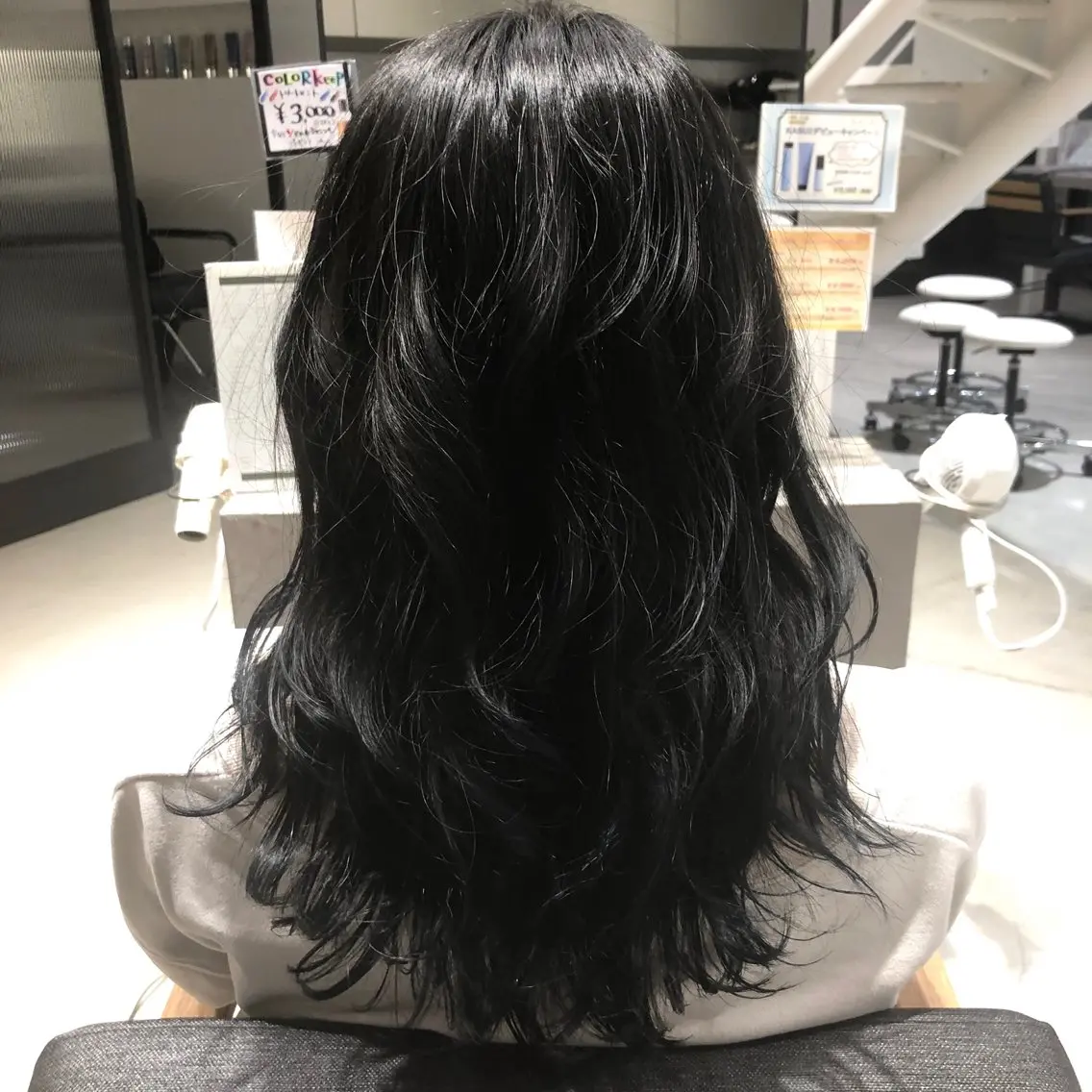 ロング パーマ レイヤー/透明感 カラー　いくらまゆのヘアスタイル
