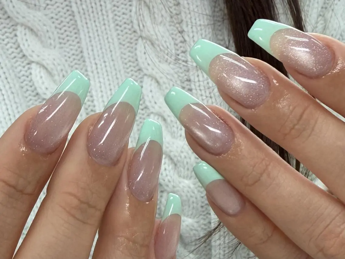 ネイル フレンチネイル マグネットネイル ハンドネイル tener Luna🧚のネイルデザイン