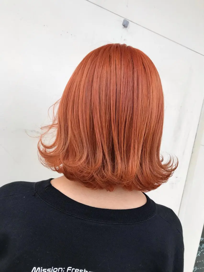 🦋トレンドカラー🦋全体ブリーチ➕全体染め➕艶髪トリートメント🦄コテ巻き仕上げ💜の写真