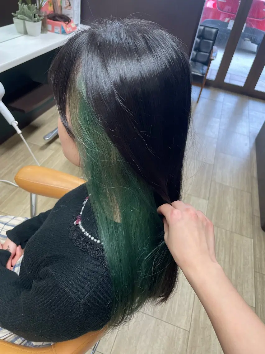 ロング カラー ヘアカラー 徳留 もも花のヘアスタイル