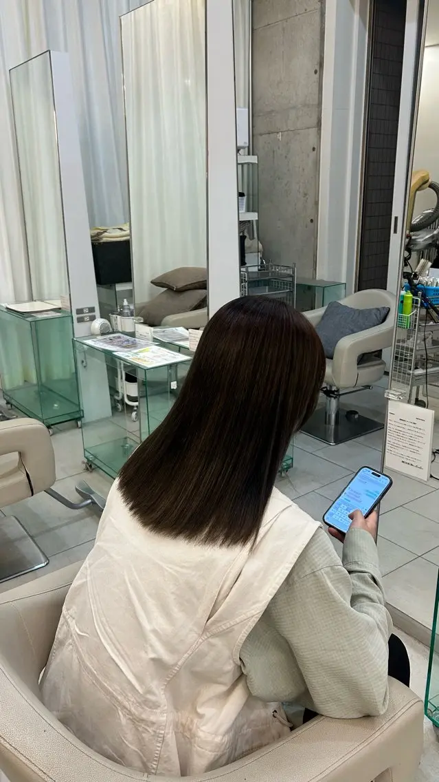 ミディアム 縮毛矯正 🍀似合わせ透明感 カラーアヤナ🍀のヘアスタイル