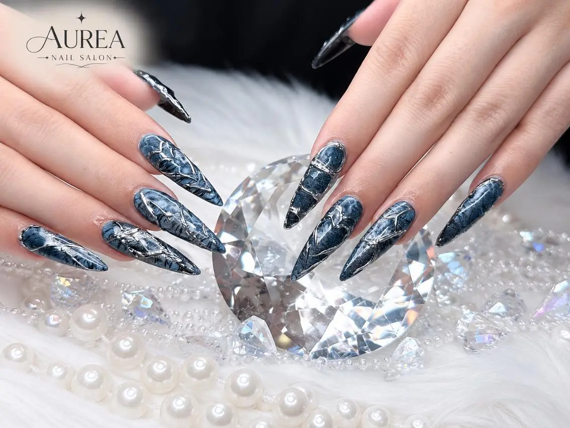 ネイル アートネイル ボルドー 長さ出し ハロウィン キラキラネイル AUREA Nail 心斎橋店のネイルデザイン