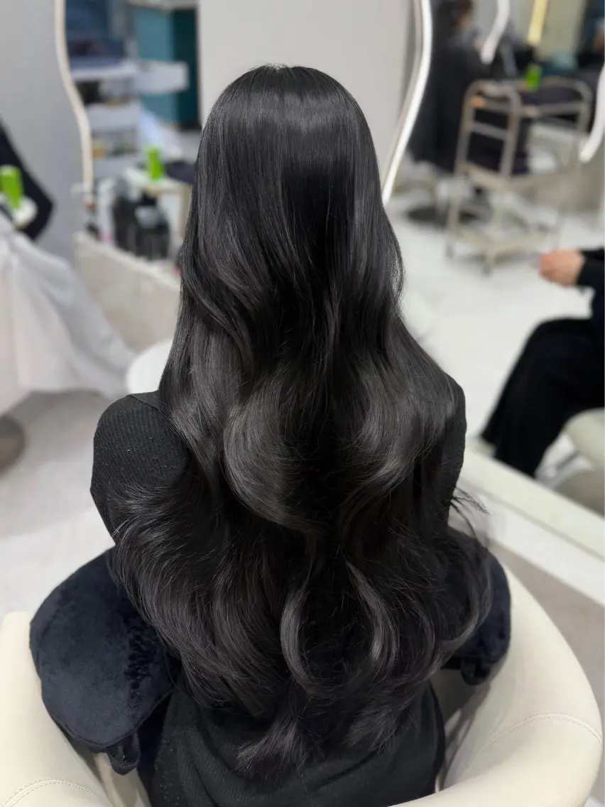 ロング カラー 黒髪 グレーブラック ヘアカラー トリートメント 𝑹𝒊𝒉𝒐🎀 名駅/大人韓国ヘアのヘアスタイル