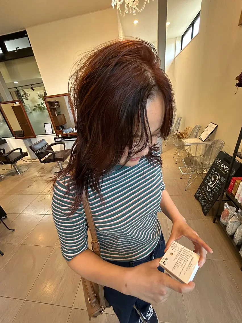 セミロング ハイレイヤー レイヤーカット カット ヘアカラー 茂木 良太のネイルデザイン