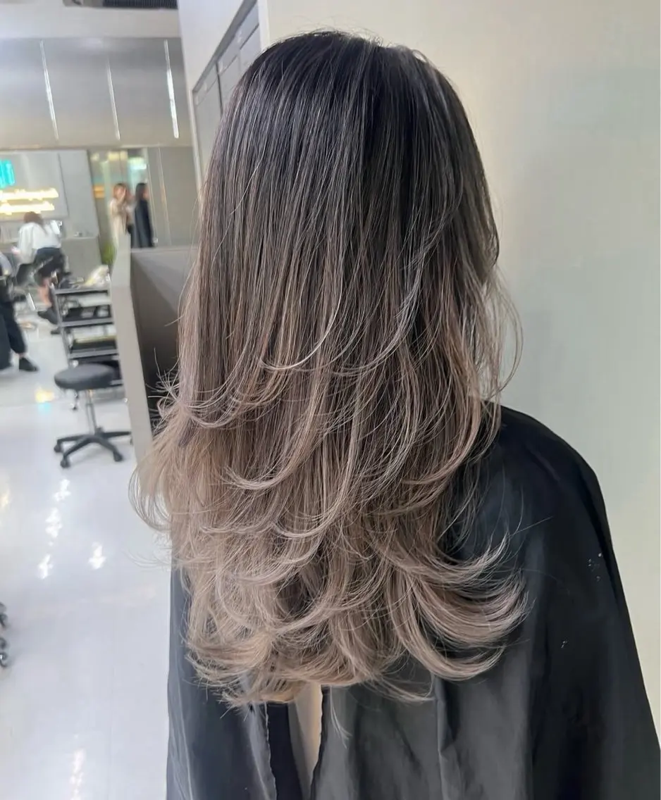 ロング レイヤーカット トリートメント ヘアカラー Kotomi 🇺🇸💋のヘアスタイル
