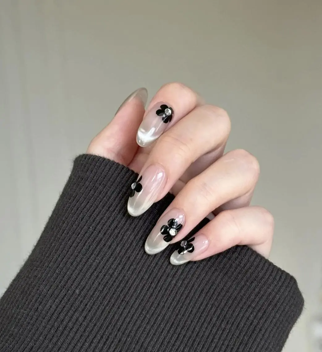 ネイル ハンドネイル 🎀 Ayaka_nailのネイルデザイン