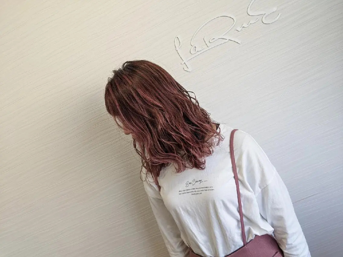 ミディアム カラー ヘアアレンジ ピンクカラー LaRmE 代表　HoHaRa.のヘアスタイル