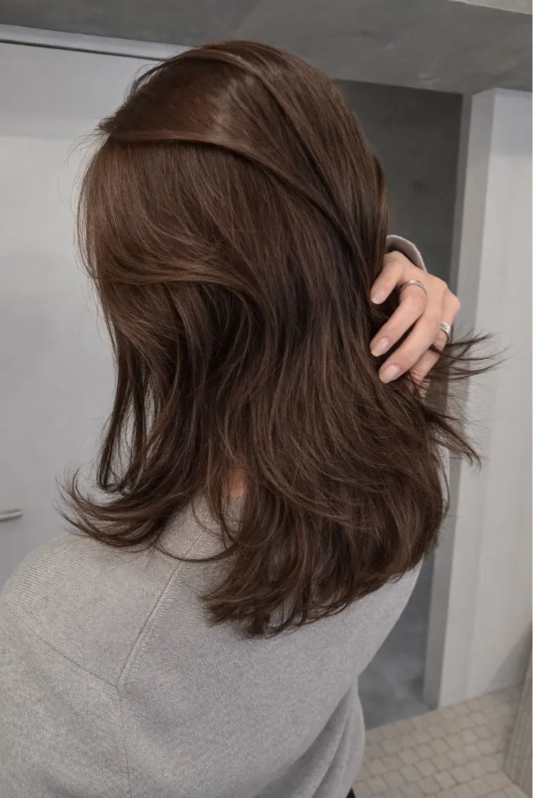 セミロング カラー ベージュカラー オリーブベージュ 中野 こころのヘアスタイル