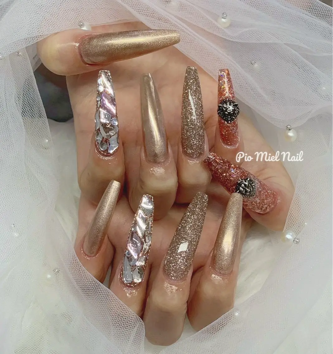 ロング ハンドネイル ハンドケア Pio Mielのネイルデザイン