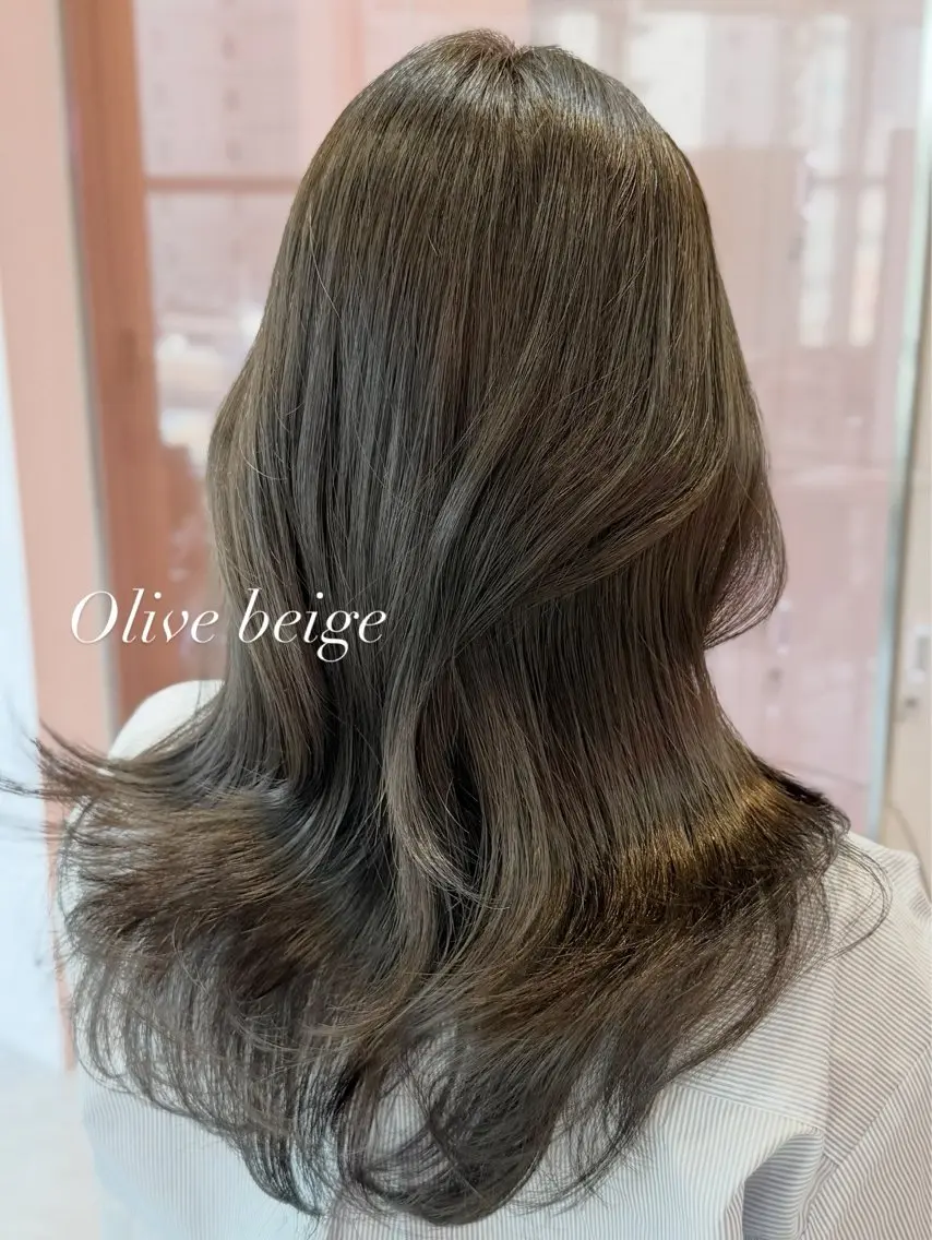 ロング 艶髪特化矯正カット ✨️MOMOEのヘアスタイル