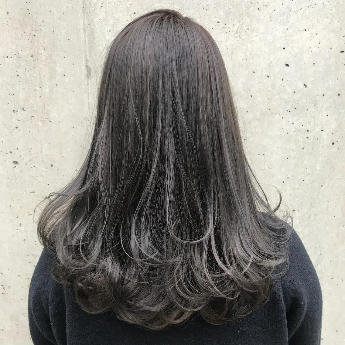ロング カラー アッシュ アッシュグレー アッシュグレージュ ブリーチ グレージュ 韓国レイヤーカット 🧸ベージュカラーのヘアスタイル