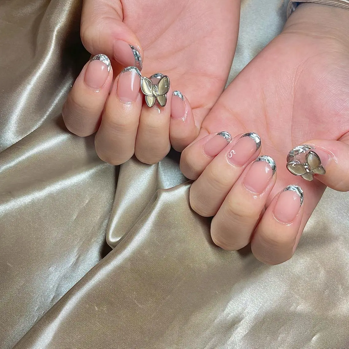 ショート カラー パーマ ヘアアレンジ メンズ キッズ ネイル マツエク・マツパ フレンチネイル ガラスフレンチ el. by Aoのネイルデザイン