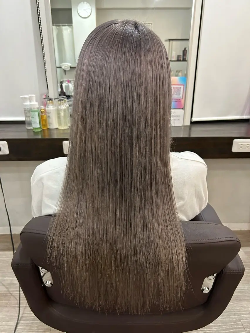 ロング カラー グレージュ ヘアカラー 長田 麻友子のヘアスタイル