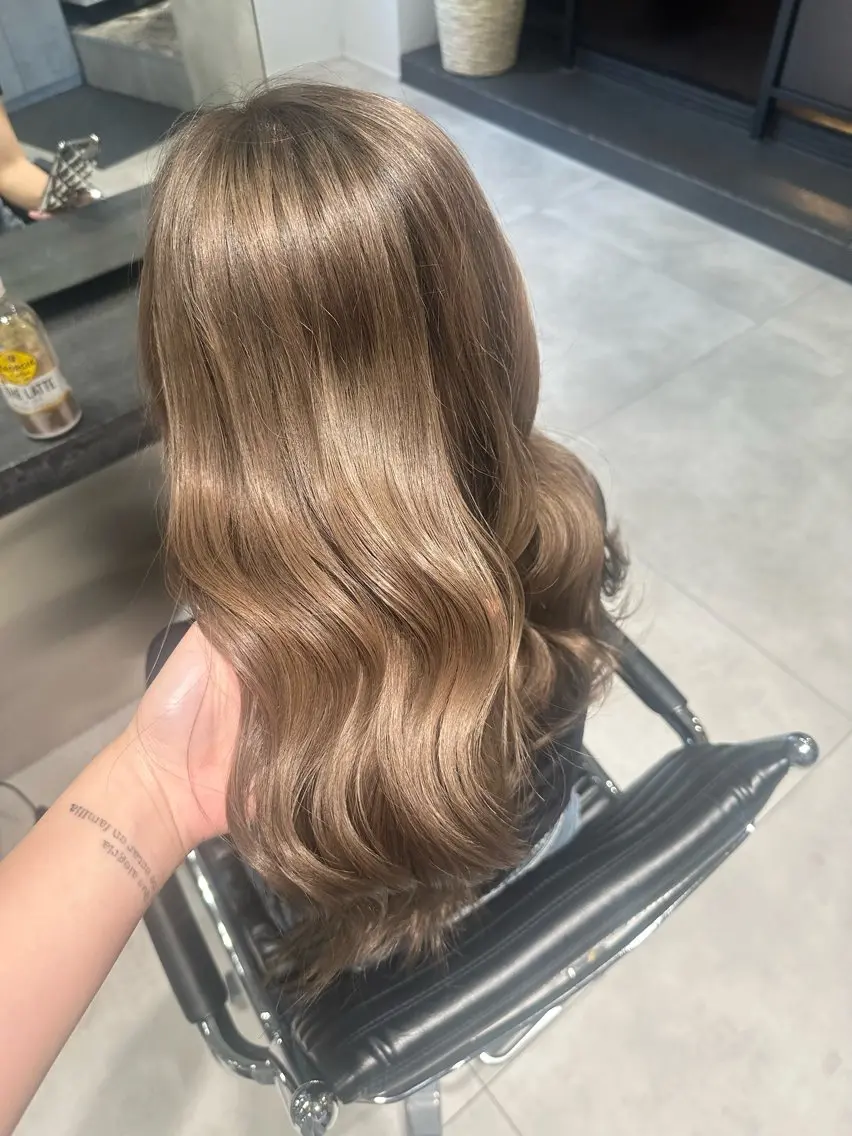 ロング カラー グレージュ オリーブグレージュ オリーブグレー kano🌈ハッシュ カット/レイヤーのヘアスタイル