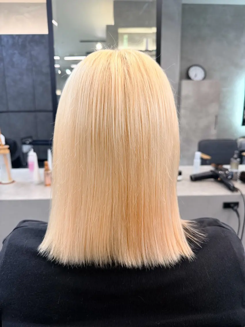 ショート カラー 岩渕 由里香のヘアスタイル
