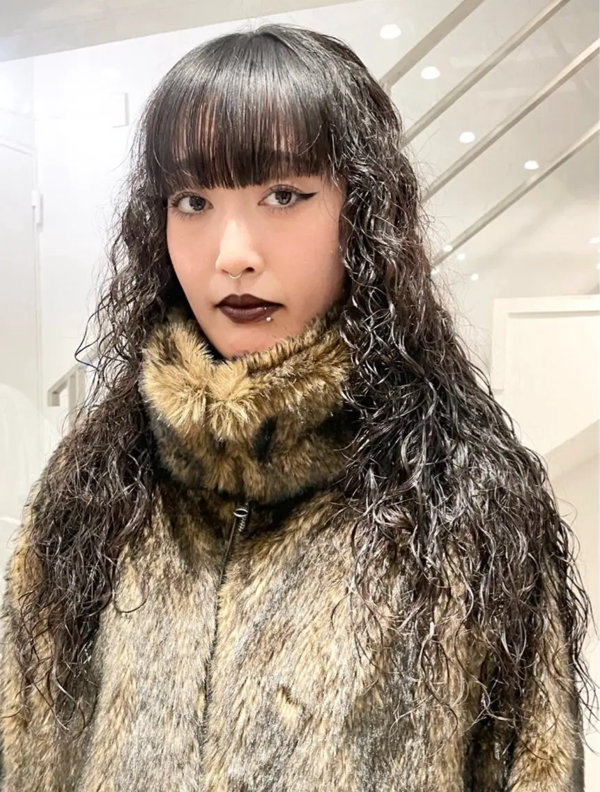 ロング パーマ 外国人風カラー ロング プードルパーマ スパイラルパーマ パーマ スパイラルパーマ 🌐hina⭐️のヘアスタイル
