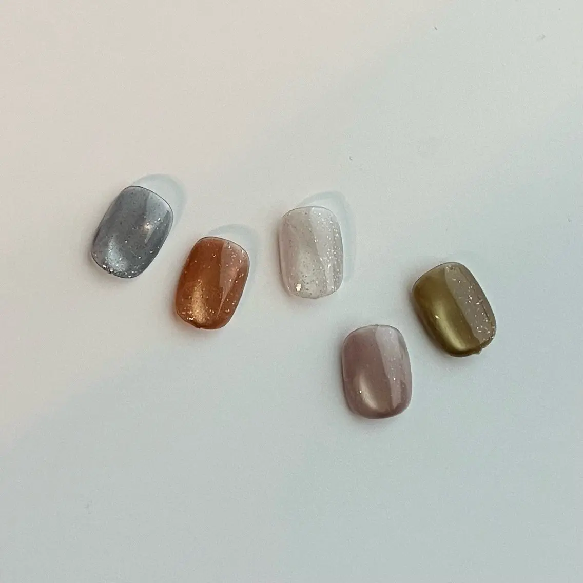 【無料モデル9月末まで💅🏼】(オフ有り)きらっとフラッシュワンカラー/お手元写真撮影/経過報告の写真