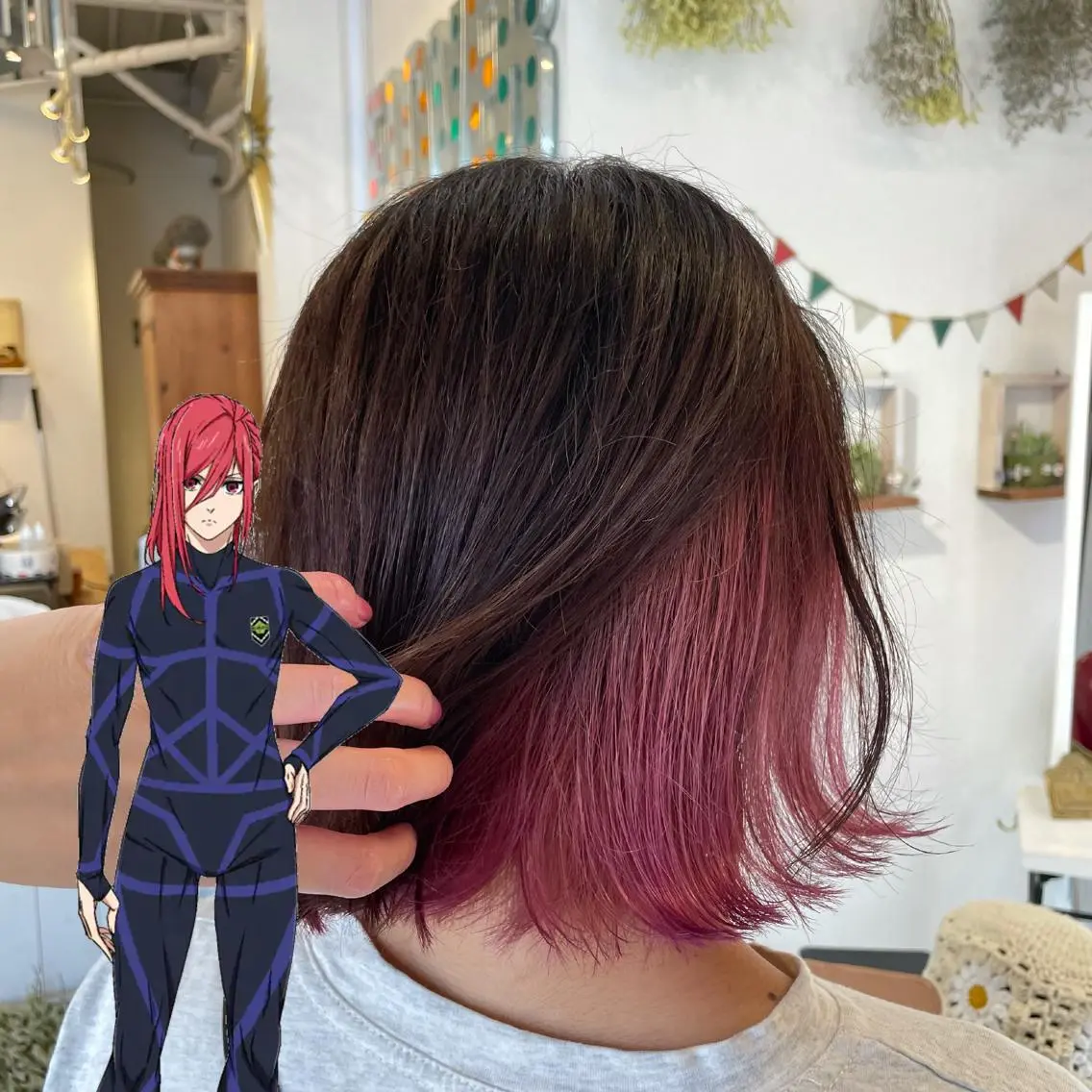 ショート カラー ブルーカラー インナーカラー 推し ブリーチ 髪質改善のヘアスタイル