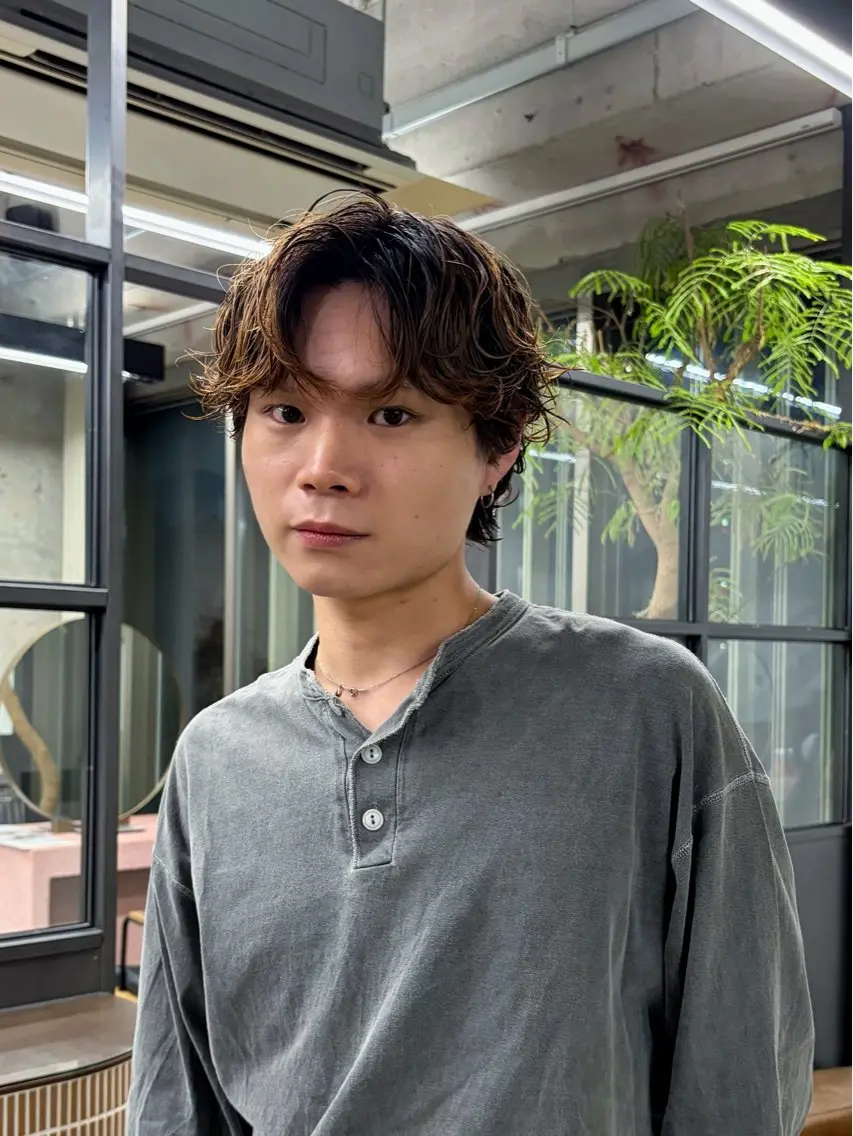 ショート メンズ センターパート メンズパーマ カット パーマ 大本 メンズ特化美容師のヘアスタイル
