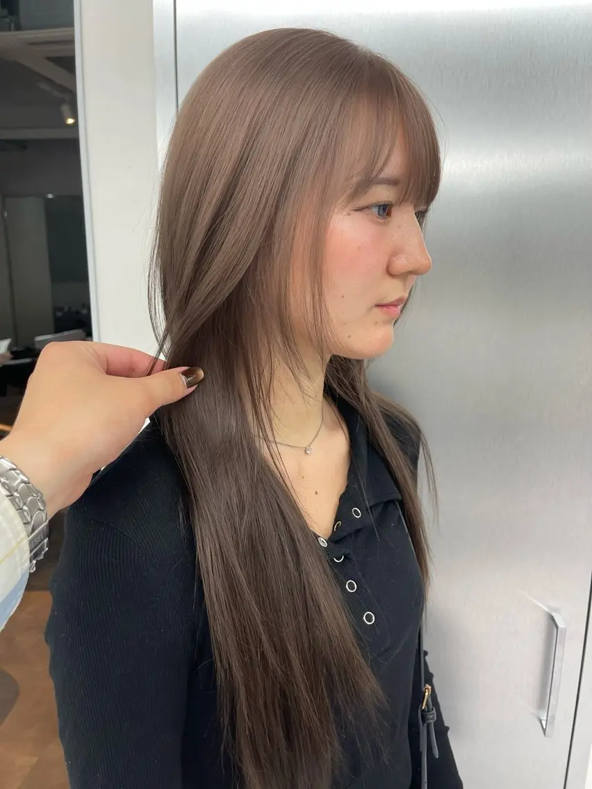 ロング カラー ベージュカラー ブリーチ ケアブリーチ デザインカラー ダブルカラー カット ヘアカラー トリートメント TATSUブリーチ/ ミルクティーベージュのヘアスタイル
