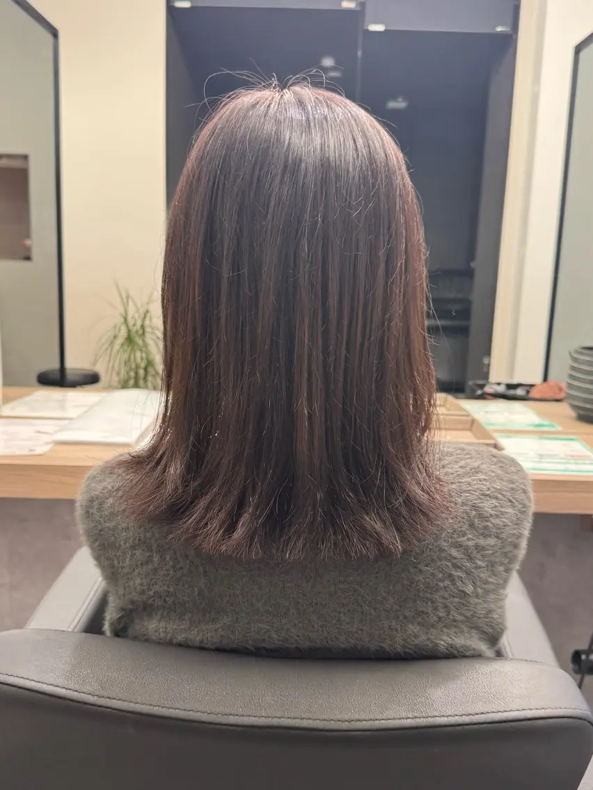 ミディアム ミディアムレイヤー レイヤーカット 外ハネヘア カット ヘアカラー 高橋 廉人のヘアスタイル