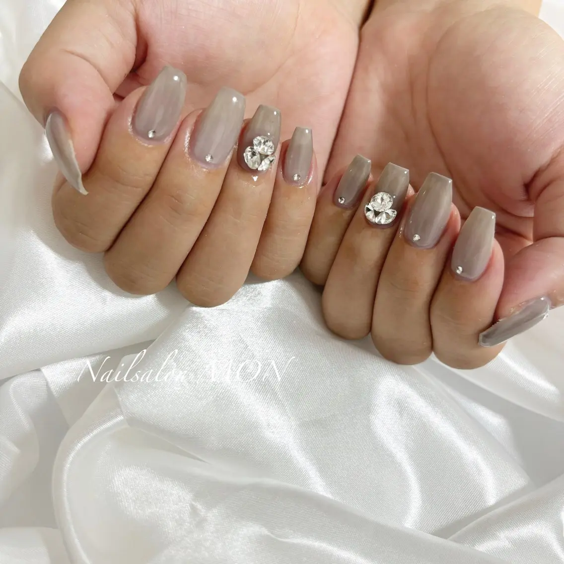 ネイル ストーンネイル ハンドネイル Nailsalon MONのネイルデザイン