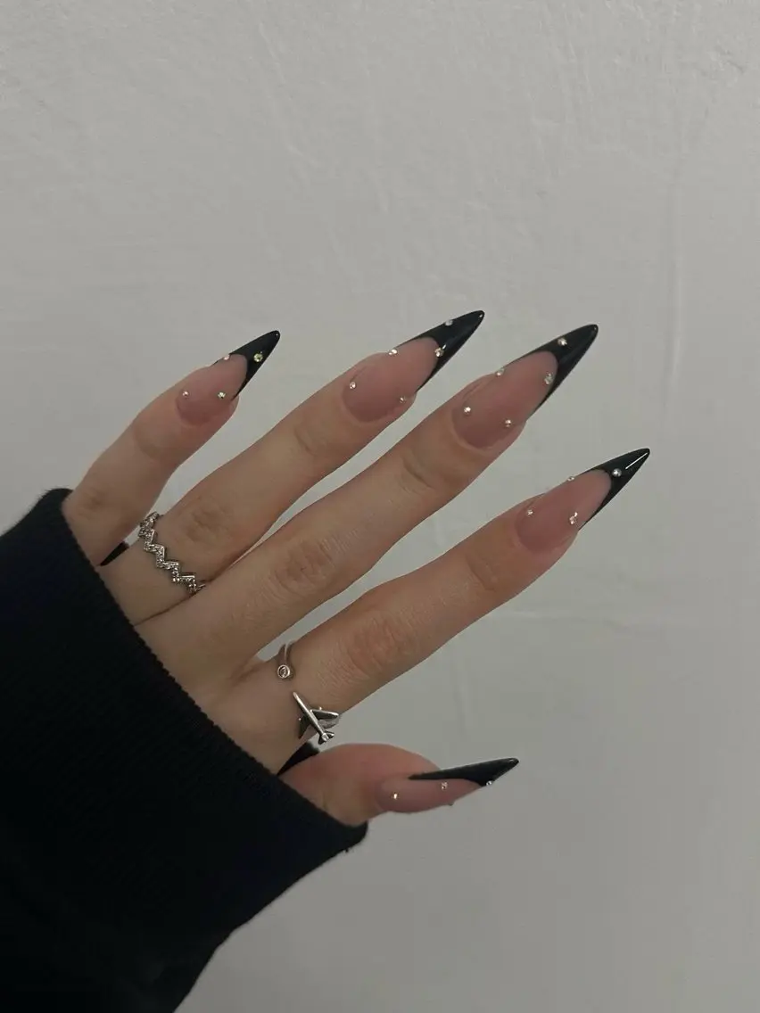 ネイル 長さ出し キラキラネイル 韓国ネイル ロングネイル ワンホンネイル ハンドネイル Josie nail salonのネイルデザイン