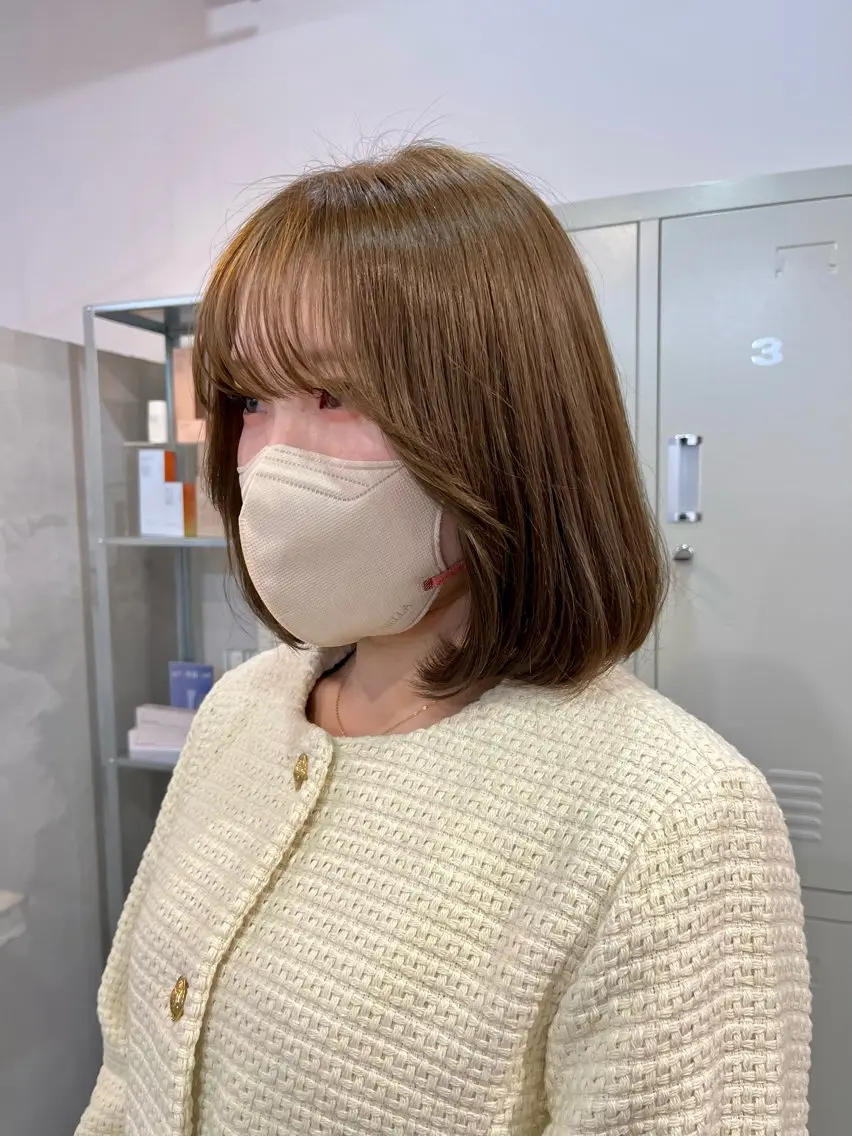 ミディアム カラー ベージュカラー ブリーチ ブリーチなしカラー ボブ カット ヘアカラー トリートメント 天神最安値エクステ カラーレイヤーカットのヘアスタイル