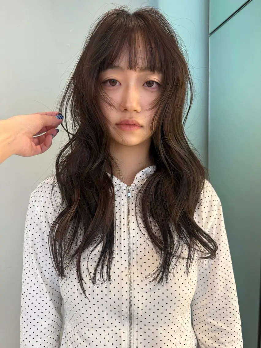 ロング カット ヘアカラー トリートメント anna 韓国レイヤ ー/ ハッシュカットのヘアスタイル