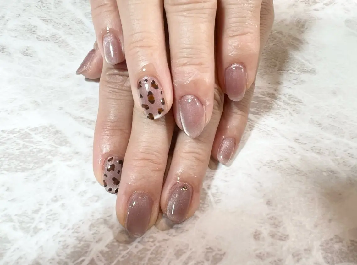 ネイル アニマル柄 マグネットネイル Alococo nail🎀miyuのネイルデザイン