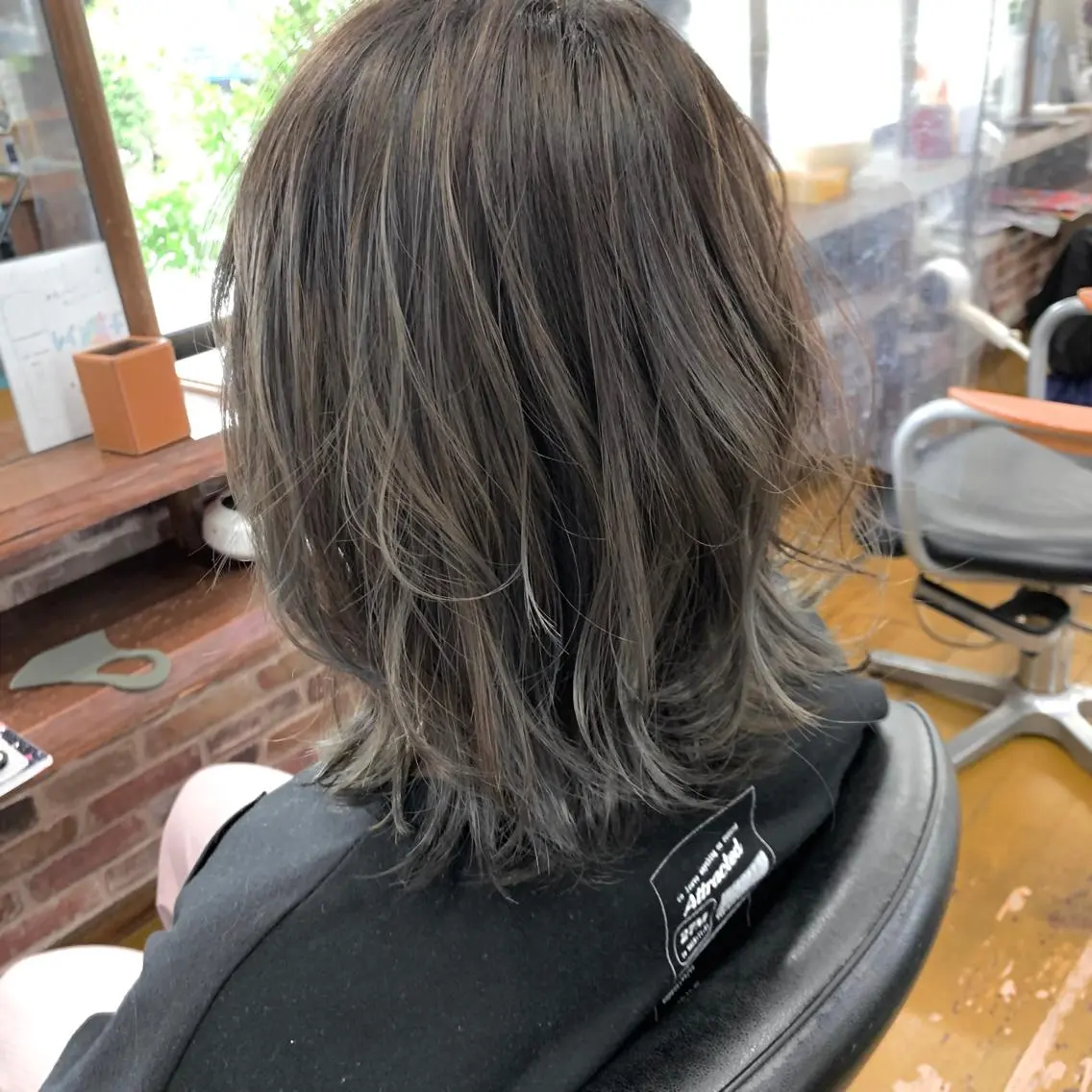 ミディアム 神 甚八のヘアスタイル