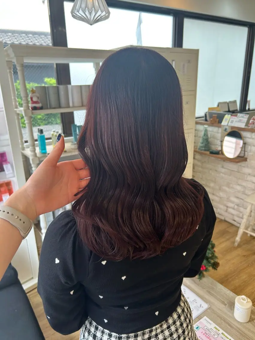 セミロング カラー ボルドーカラー トリートメント カット ヘアカラー トリートメント 🫧顔周りカット 🫧樫村優香のヘアスタイル