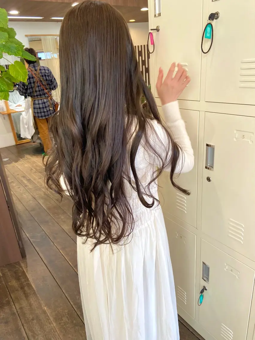 ロング カラー ベージュカラー オリーブベージュ niro 🌱Kurelのヘアスタイル