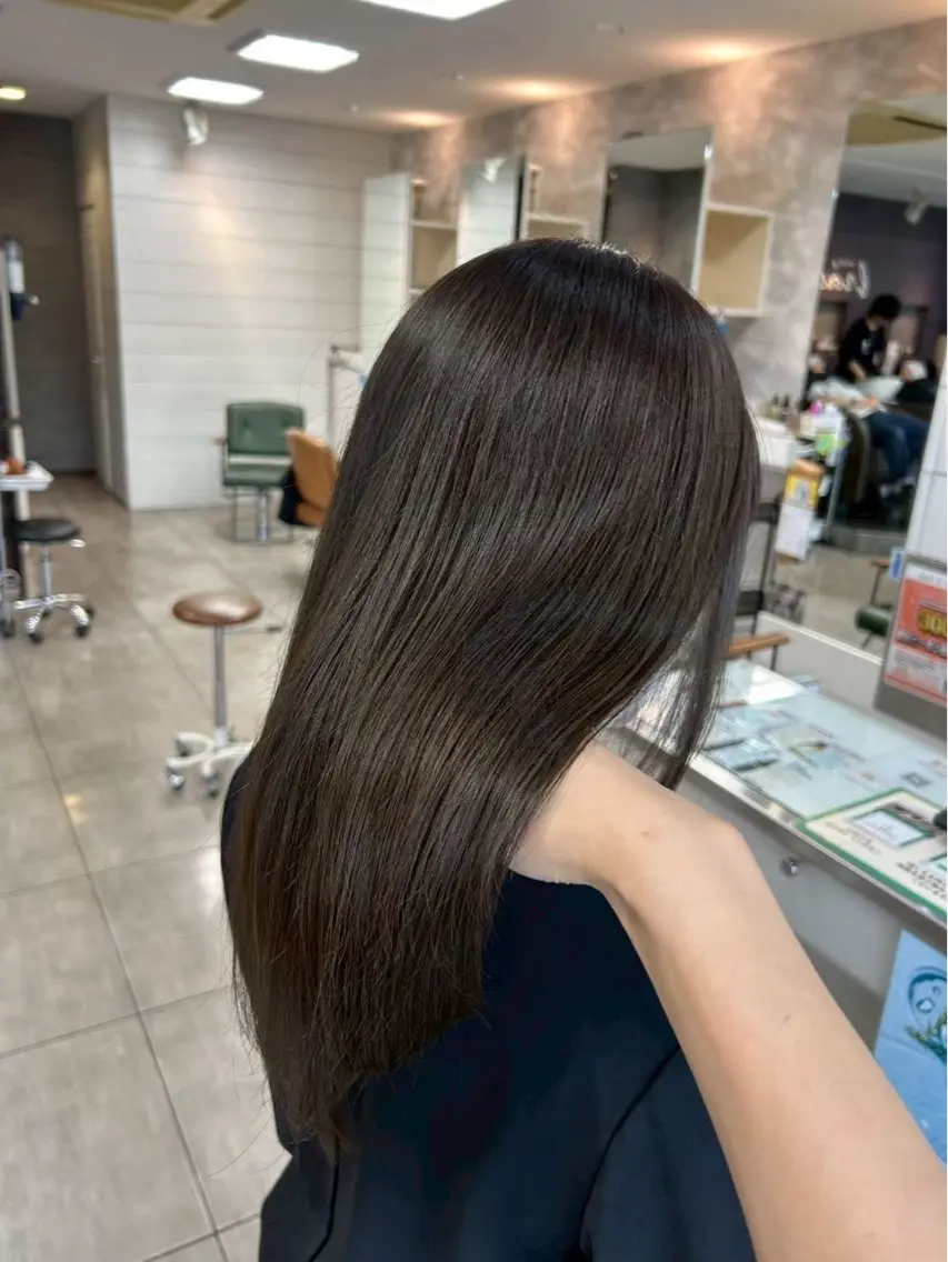 ロング カラー ヘアカラー 西岡 英菜のヘアスタイル