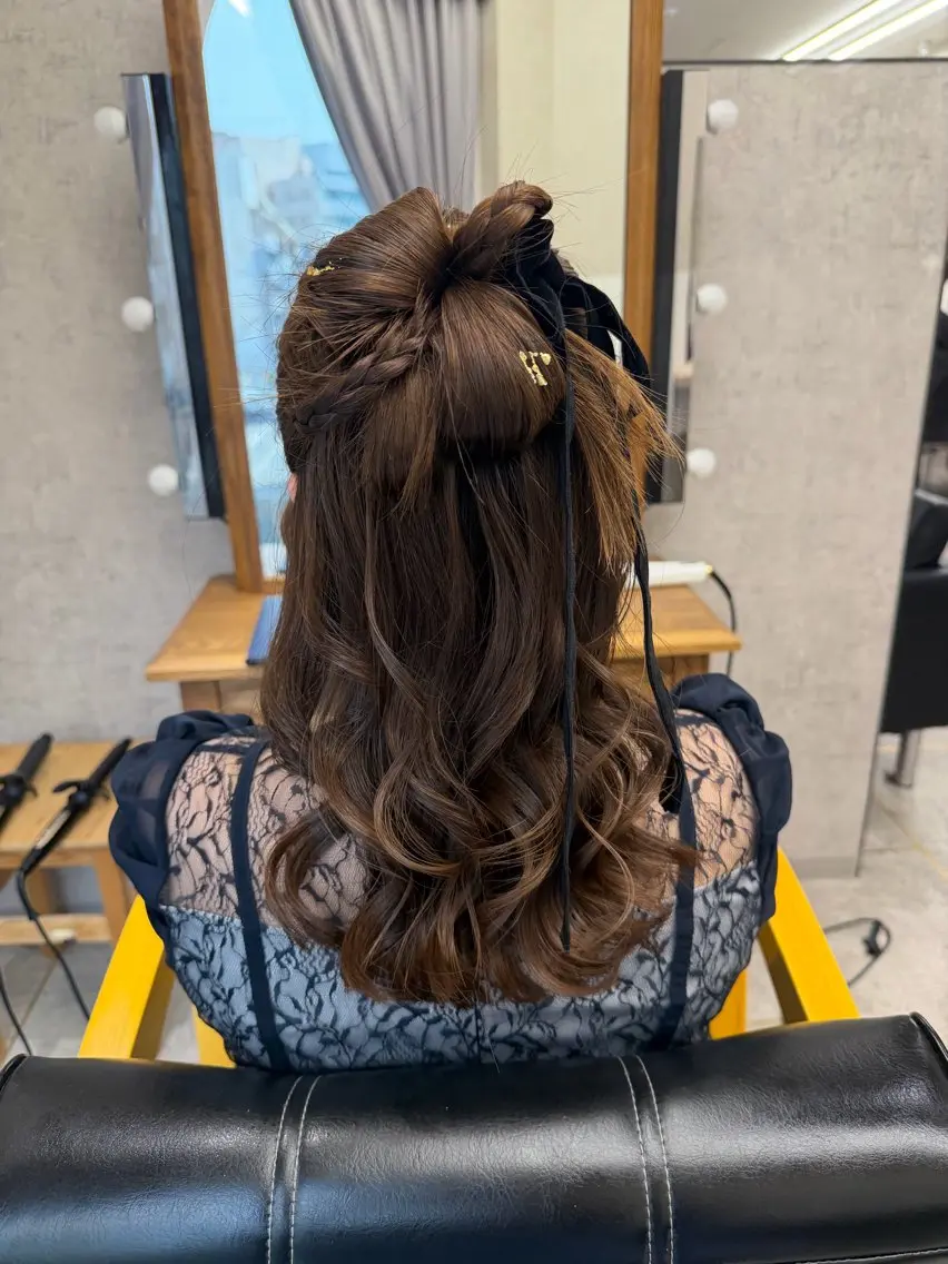 ヘアアレンジ ハーフアップ ヘアセット 🎀透明感 カラーHiROEのヘアスタイル