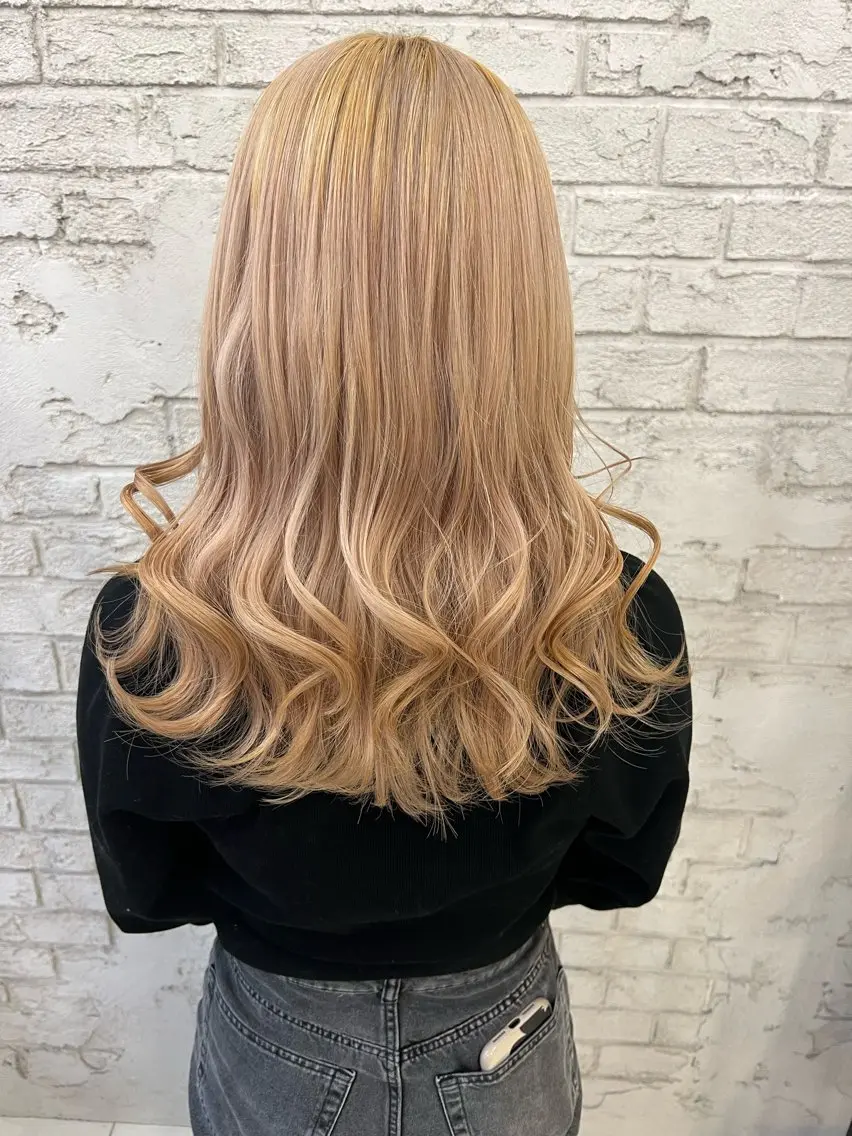 セミロング ヘアカラー エクステ&艶カラー 🎀YURINA🎀のヘアスタイル
