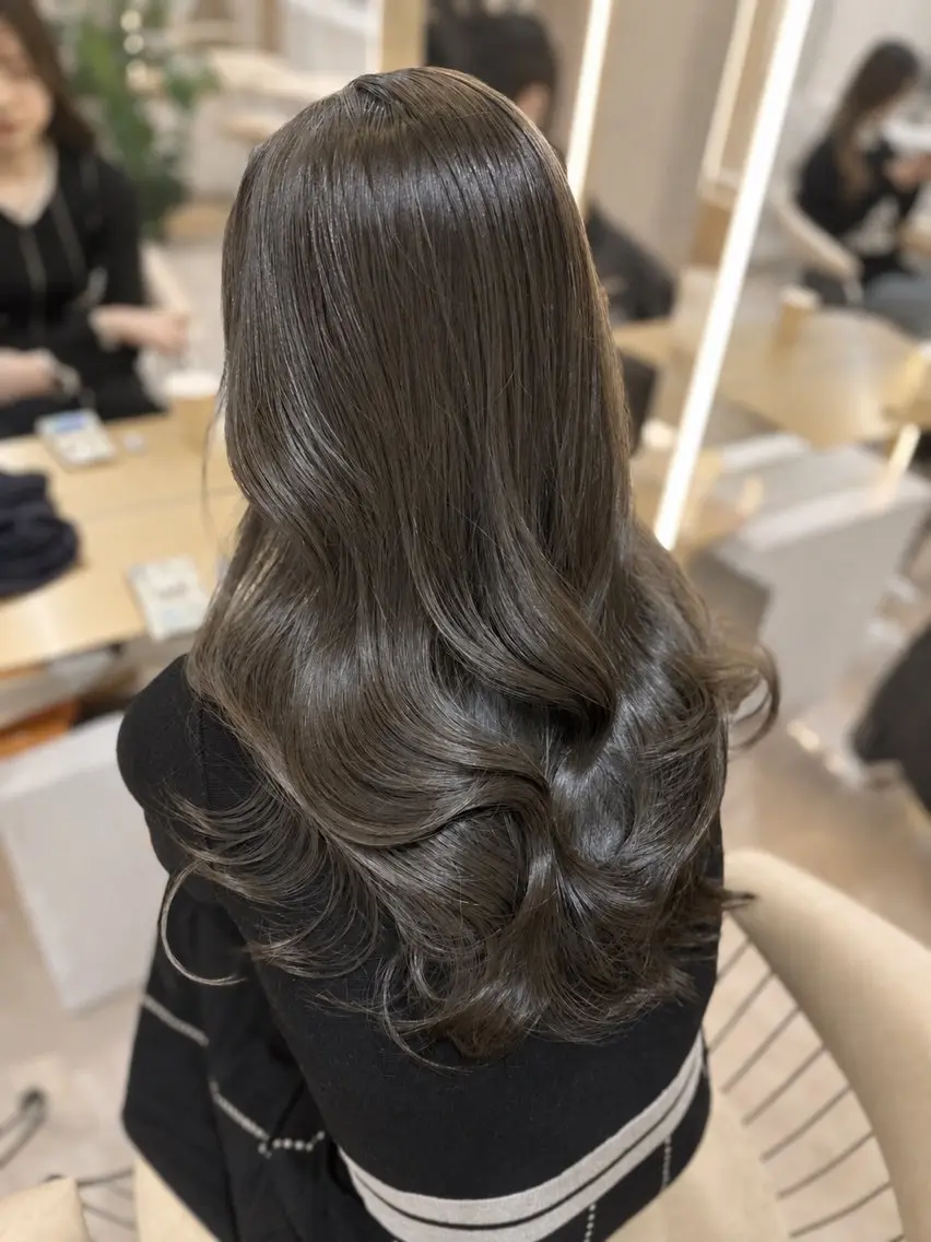ロング カラー カット ヘアカラー トリートメント Akane レイヤー/艶カラーのヘアスタイル