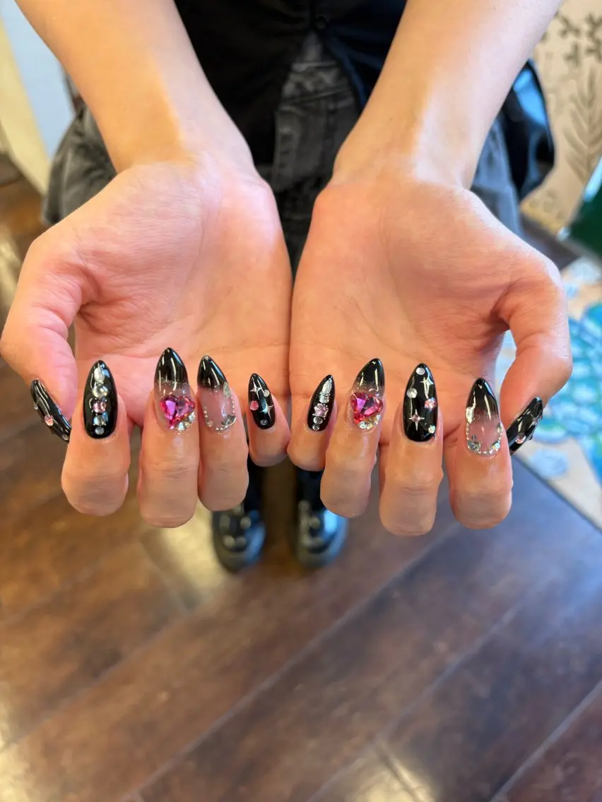ネイル ハンドネイル AMI 美フォルムネイルのネイルデザイン