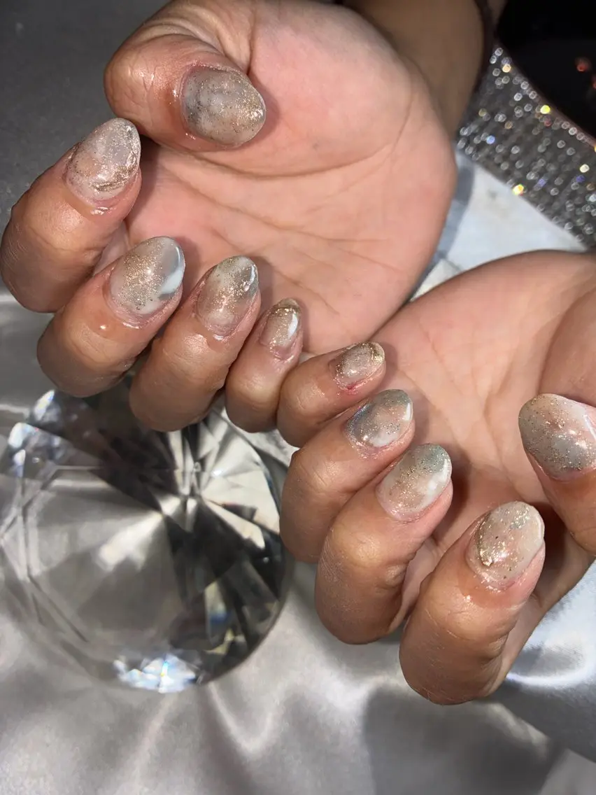 ショート ハンドネイル YOKOSUKA NAILS💅🩶のネイルデザイン