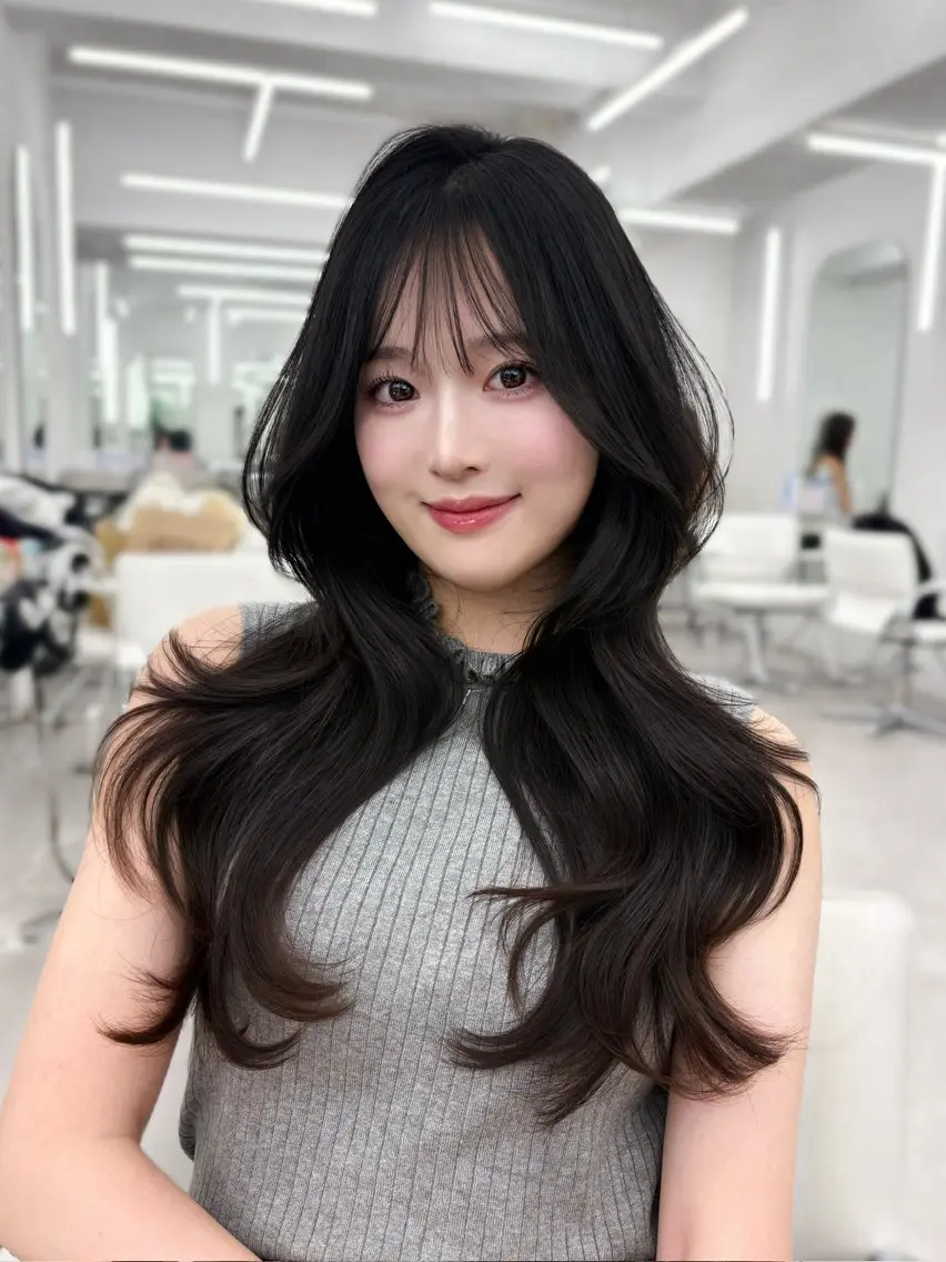 ロング ロングレイヤー 韓国風ヘア レイヤーカット ロング 小顔カット 韓国ヘア／レイヤー／ 顔周り🎀もかのヘアスタイル