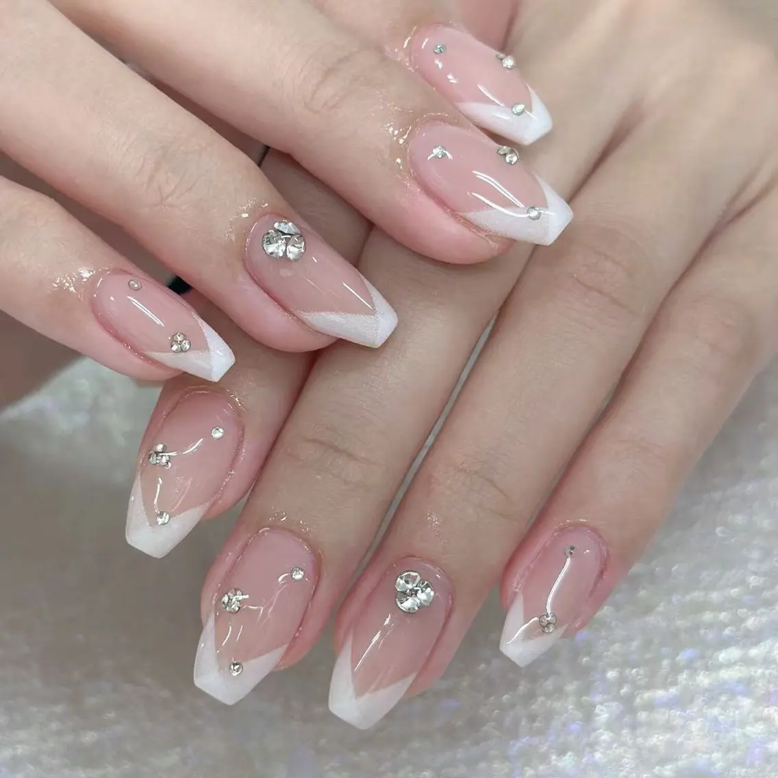 ネイル ハンドネイル Queens ひなのネイルデザイン