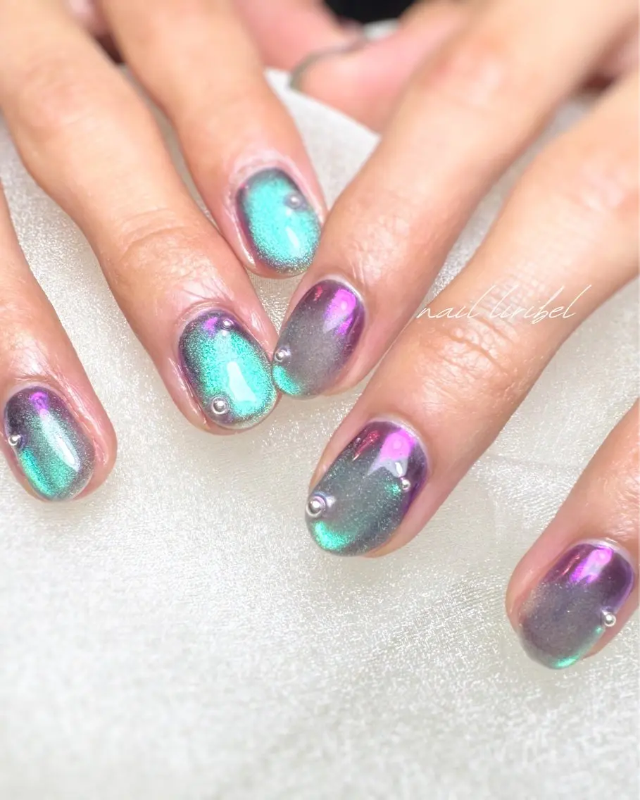 ネイル ブルー グリーン マグネットネイル メンズネイル ミラーネイル Nail Liribelのネイルデザイン