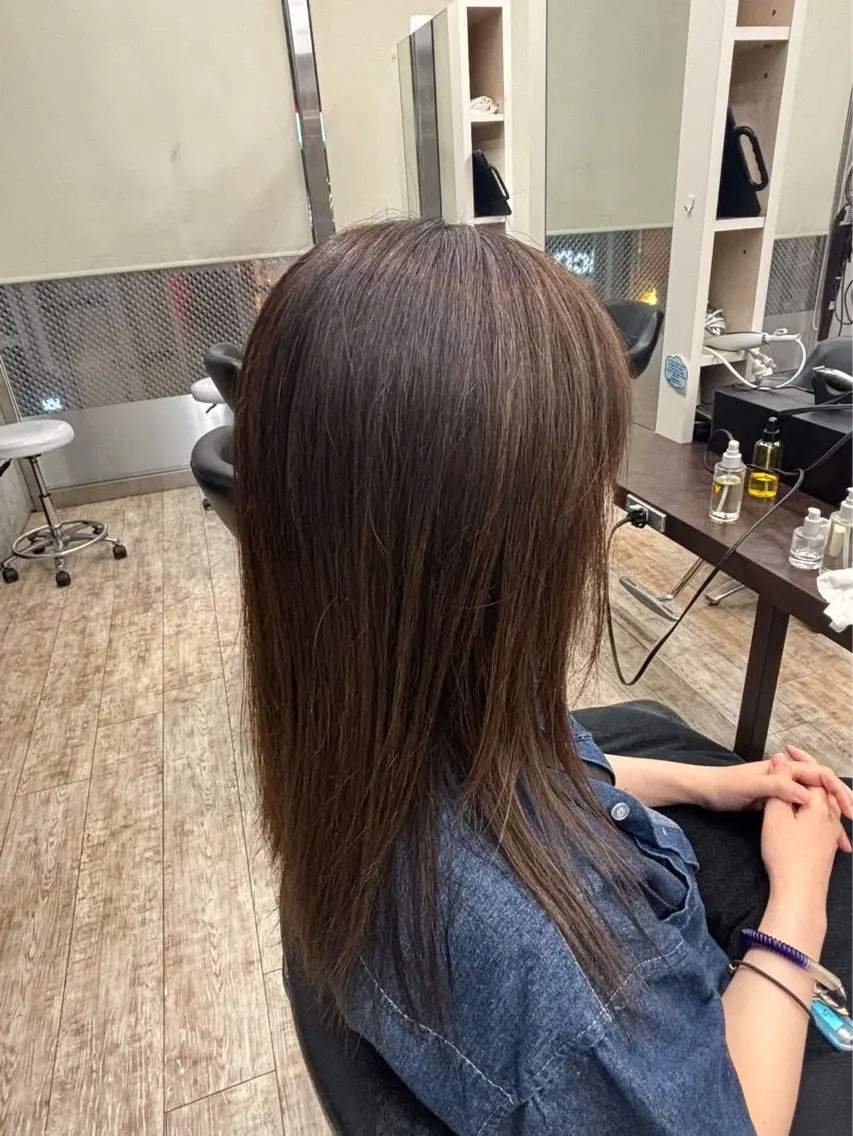 カラー 長谷川 萌々のヘアスタイル