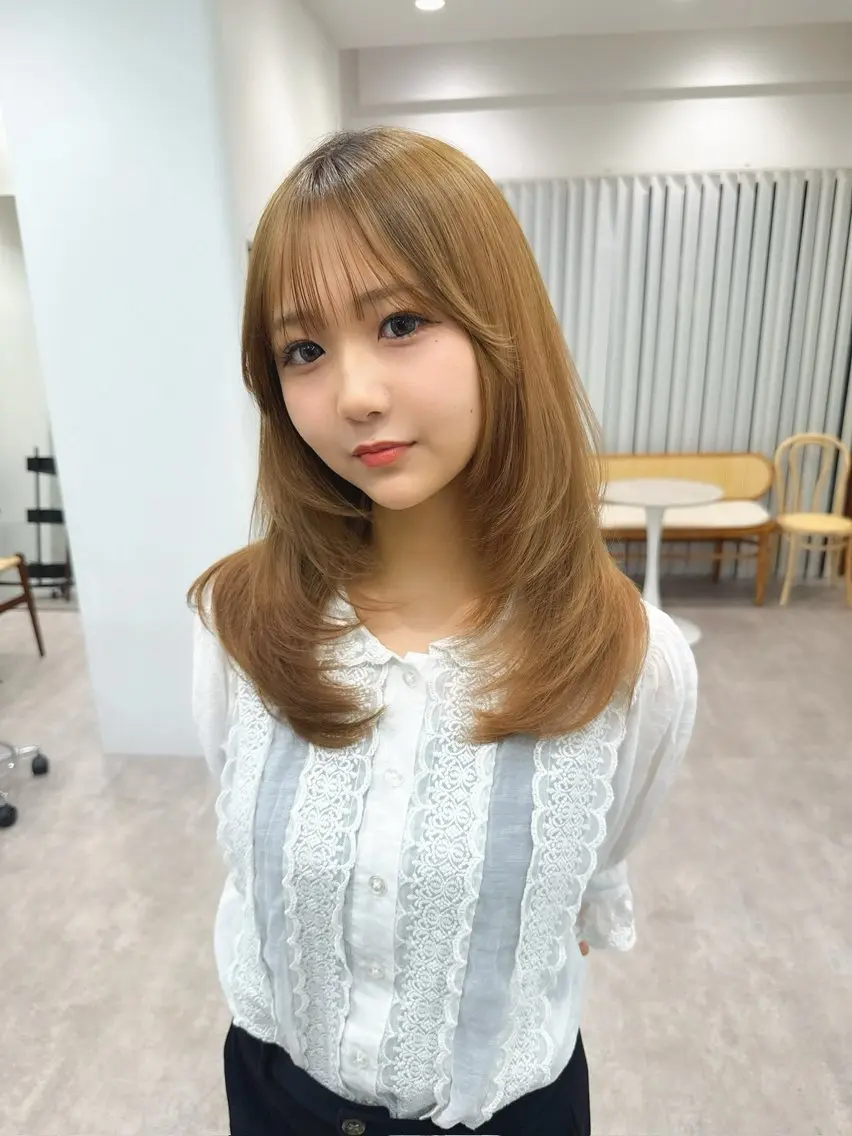 セミロング カラー ヘアアレンジ ブリーチ ダブルカラー イヤリングカラー イルミナカラー ブリーチなしカラー 立川レイヤー 透明感カラーaoiのヘアスタイル