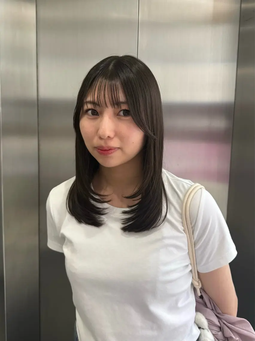 ミディアム レイヤーカット ローレイヤー カット トリートメント 髪質改善×ブリーチ なしカラー/桃愛のヘアスタイル