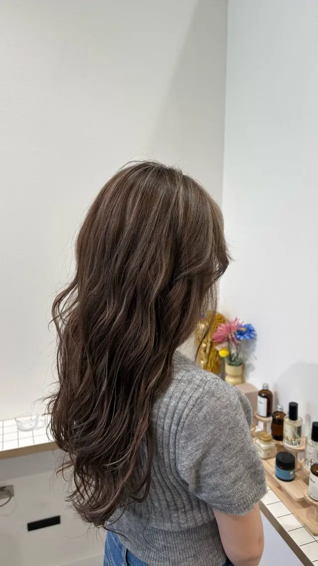 ロング カラー ハイライトカラー ハイライト ヘアカラー ASU/Wカラー /ナチュラルカラーのヘアスタイル