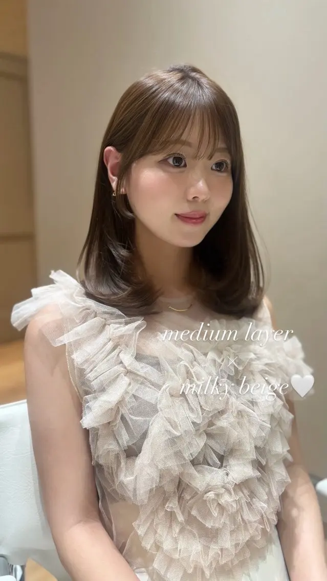 ミディアム カラー ミディアムレイヤー ベージュカラー レイヤーカット KANON 透明感カラー🎀のヘアスタイル